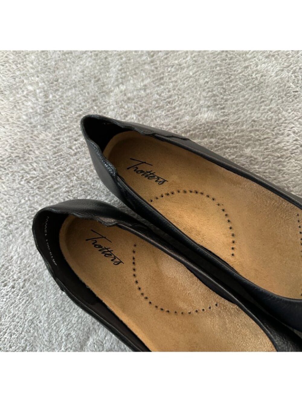 Trotters Black Leather Ballet Flats Shoes Women's size 12 WW Extra Wide - Picture 2 of 5